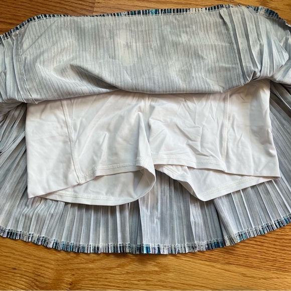 Lululemon Time To Shine Skirt Blurry Belle Multi Battleship White sz 6 - Picture 8 of 8